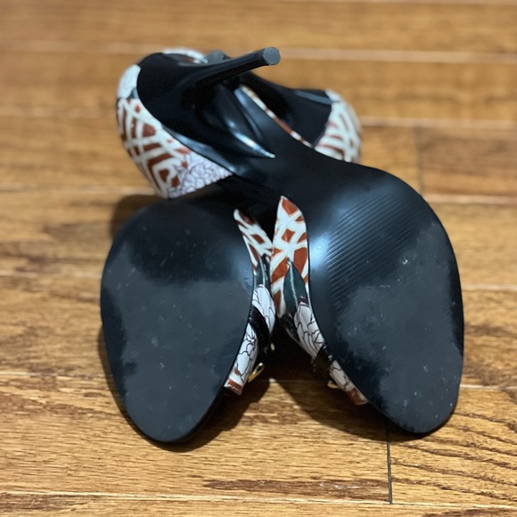 Bronze/Brown Carlos Santana Roulette D’Orsay sandal. - Picture 4 of 4